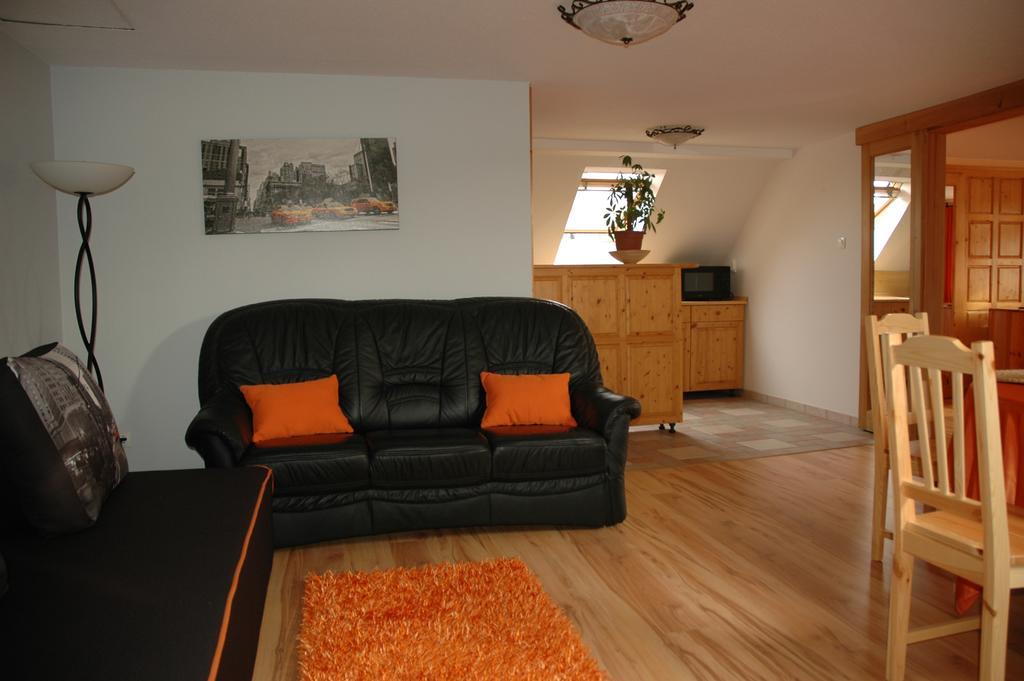 Alom Kucko Apartman Zalaegerszeg Kamer foto